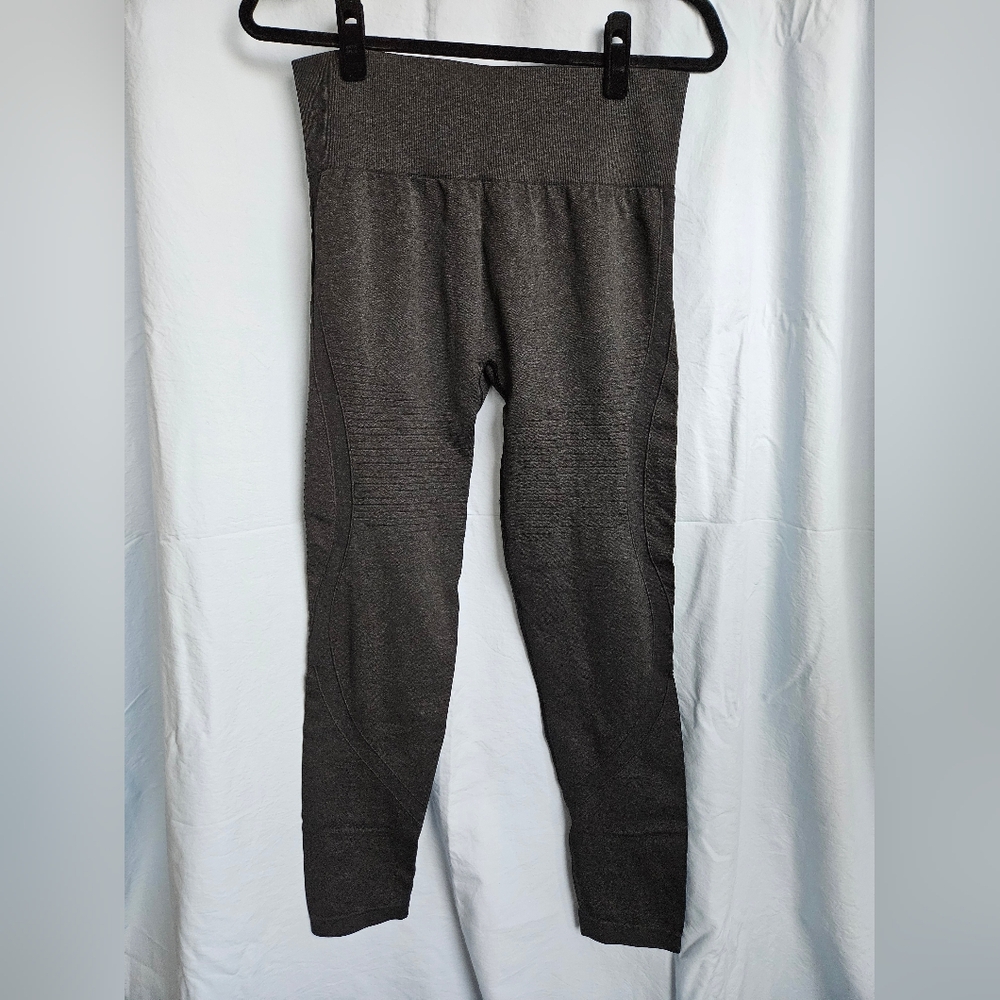 Seamless Full-Length Workout Leggings with Laser Cutouts - Black - Size XL